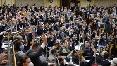 تحرك برلماني لتقليص الإجازات الرسمية لتأثيرها السلبي على الاقتصاد