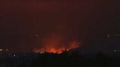  اندلاع حرائق في مدينة صور جنوب لبنان إثر غارات إسرائيلية