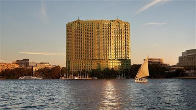 الفورسيزون: لا حريق بالفندق.. والأدخنة تصاعدت من مبنى مجاور