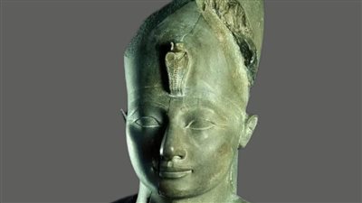 احتفالا بنصر أكتوبر.. المتحف المصري يعرض تمثالا للملك المحارب تحتمس الثالث| صور 