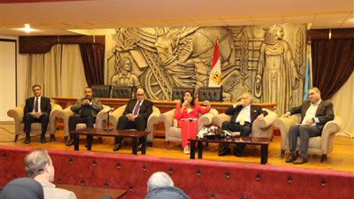 توقيع عبقرية أكتوبر بنقابة الصحفيين.. ومشاركون: سلامة الجبهة الداخلية وراء نجاح خطة عبور 73