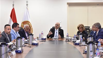 قبل عرضه على مجلس النواب.. وزير العمل يوجه بإدراج الأحكام الجديدة بمشروع قانون العمل