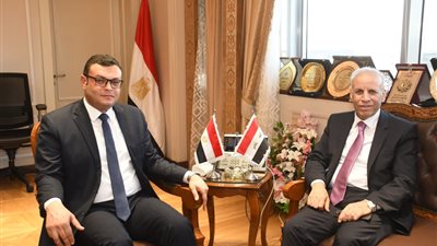 وزير الإسكان وسفير العراق بالقاهرة يبحثان تعزيز التعاون المشترك ونقل التجربة العمرانية المصرية