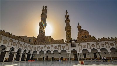 البناء الأخلاقي وأثره على الاستقرار المجتمعي.. الجامع الأزهر يعقد ملتقاه الأسبوعي اليوم 