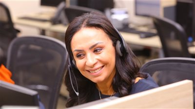 خلال تفقدها مكتب خدمة المواطنين.. وزيرة التضامن تستقبل اتصالًا على الخط الساخن لبطاقة الخدمات المتكاملة| صور