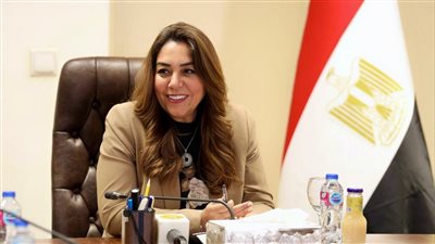 وزيرة التنمية المحلية: مشروعات جارية لتحويل أتوبيسات النقل العام للعمل بالغاز والكهرباء