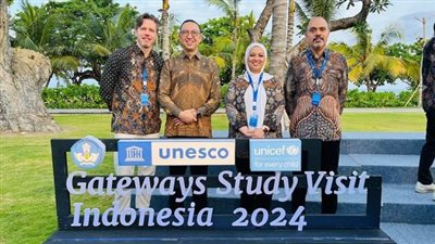 وفد وزارة التعليم العالي يشارك في مبادرة بوابات التعلم الرقمي العام بإندونيسيا