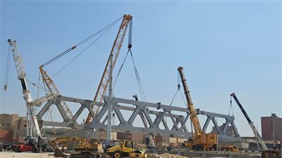 وزير الإسكان يعقد اجتماعا مع شركات المقاولات ويكلف بضغط معدلات التنفيذ لإنهاء المشروعات