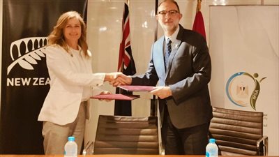 توقيع اتفاق إطاري بين سلامة الغذاء ووزارة الصناعات الأولية النيوزيلندية
