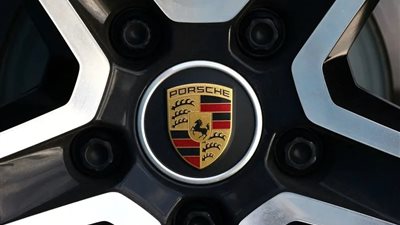 بورش تستدعي أكثر من 27000 سيارة كهربائية في أمريكا لهذا السبب