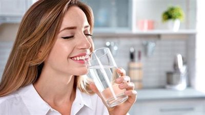 تجنب التسمم المائي.. 5 علامات تحذيرية لشرب كمية كبيرة من الماء