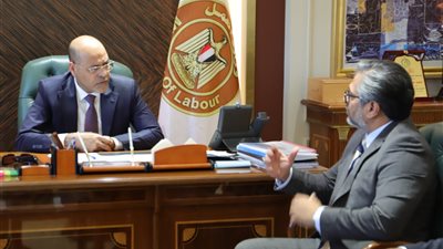 وزير العمل: توفير 2000 فرصة عمل في شركة أسواق تجارية.. تعرف على الوظائف