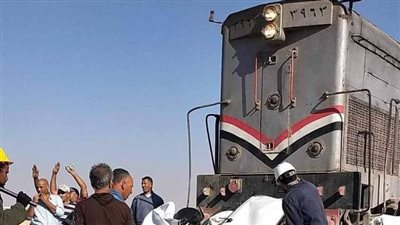 قطار يصدم سيارة في مطروح دون وقوع إصابات 