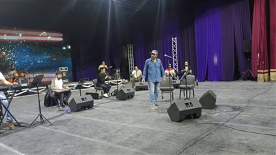 علي الحجار يجري البروفات النهائية استعدادا لحفل انتصارات أكتوبر| صور