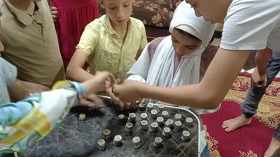 حصالة يوم القيامة.. صغار من حفظة القرآن الكريم بالمنوفية يدخرون من مصروفهم لمساعدة المحتاجين| صور 