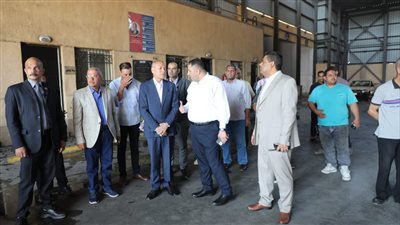 محافظ القاهرة يتفقد محطة الوسيطة للمخلفات الصلبة.. ويشيد بها: مبنى خدمات مزود بعوامل الأمان