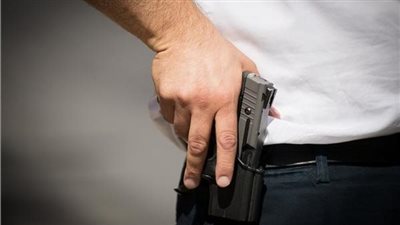 ضبط مدير شئون قانونية سابق بإحدى الوزارات لإشهاره سلاح صوت فى وجه مكوجي بالدقي