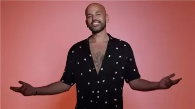 أبو يعلن تأجيل طرح أغنية الحرب العالمية ويوجه رسالة للجمهور