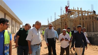 محافظ أسوان يشدد على سرعة الانتهاء من مشروع محطة تنقية مياه الشرب بالرديسية