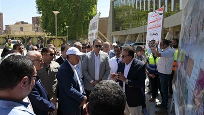 مدبولي يتفقد مجمع الأقصر الطبي الدولي.. ويشيد بجودة الخدمات المقدمة