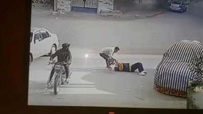 صرفت فلوس جوزها.. القبض على سيدة ادعت سرقة حقيبتها وسحلها بالنزهة 