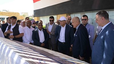 رئيس الوزراء يتابع أعمال تطوير كورنيش البر الغربي والممشى الزجاجي بالأقصر