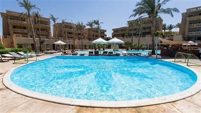 حكم على الشركة المالكة والمحافظة.. بيع قرية سياحية بجنوب سيناء في مزاد