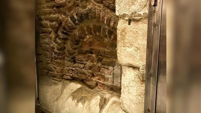 مصدر بالأوقاف: فتح باب السر بمسجد الإمام الحسين للزوار