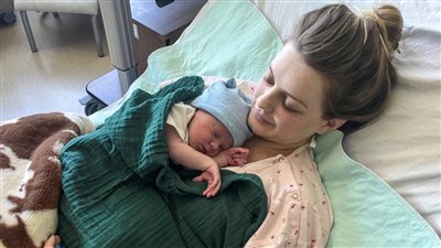 الصغير المعجزة.. زوجان يخوضان رحلة محفوفة بالمخاطر للمستشفى خلال إعصار ميلتون بأمريكا لاستقبال مولودهما