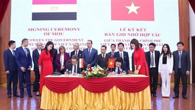 لتبادل الخبرات والتدريب.. الرقابة الإدارية توقع مذكرة تفاهم مع مفتشية الحكومة الفيتنامية