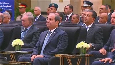 الرئيس السيسي يشهد افتتاح محطة قطارات صعيد مصر في بشتيل | بث مباشر