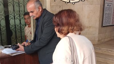 رئيس حي الدقي يتابع استكمال طلبات التصالح: نعمل طوال الأسبوع