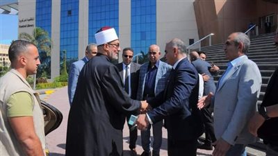 رئيس جامعة كفر الشيخ يستقبل مفتي الجمهورية لرئاسة لجنة مناقشة رسالة دكتوراة بكلية الآداب 