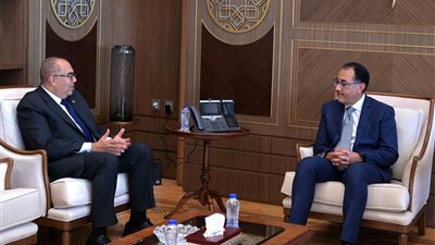 رئيس الوزراء يلتقي الدكتور محمود محيي الدين بمناسبة انتهاء مهام عمله بصندوق النقد