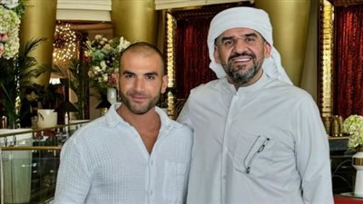 بعد اتهامه بالتطبيع.. حسين الجسمي يرد على جلوسه مع الإسرائيلي إيتزيك بلاس: معجب طلب صورة