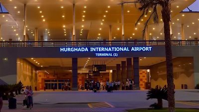 على متنها 38 ألف سائح.. مطار الغردقة الدولي يستقبل 207 رحلات طيران خلال 48 ساعة| بث مباشر