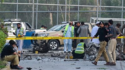 مقتل 3 ضباط في هجوم مسلح على مقر للشرطة في باكستان 