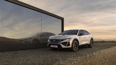 Stellantis تكشف النقاب عن بيجو E-408 في معرض باريس للسيارات 2024