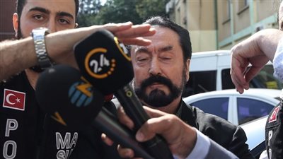 بعد الحكم عليه بـ 8600 سنة سجن.. الداعية التركي عدنان أوكتار: أستطيع إيقاف حرب غزة خلال 15 يوما