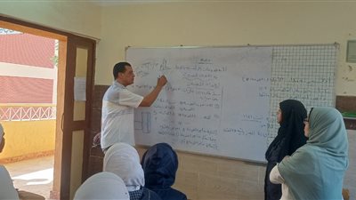 بسبب كثافة الفصول.. إحالة مسؤولي مدرستين للتحقيق في قنا 