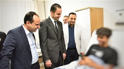 الصحة: 8 حالات حرجة و25 إصابة بكسور وسحجات متفرقة في حادث أتوبيس طلاب جامعة الجلالة
