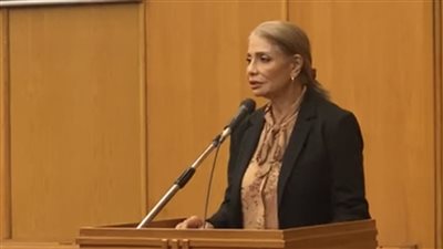 سوسن بدر عن والدة إلهام شاهين: كانت بتخاف عليها.. ولازم تروح معاها أول يوم دراسة 