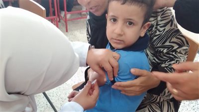 الصحة تطلق حملة تطعيم للطلاب بالمدارس ضد الالتهاب السحائي والدفتيريا والتيتانوس