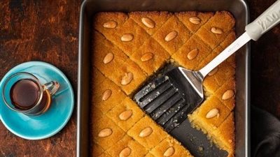 طريقة عمل بسبوسة العشر دقائق.. وصفة تريند مميزة بدون شربات