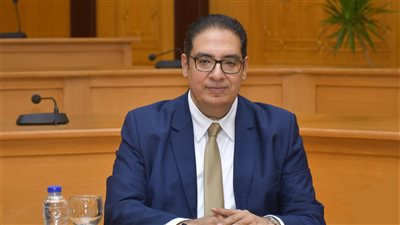 رئيس جامعة القاهرة: استراتيجية الجامعة تتطلب وضع القواعد الموحدة للاستخدام المسؤول للذكاء الاصطناعي