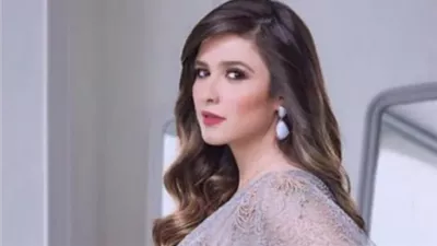 ياسمين عبد العزيز تحسم الجدل حول شائعات ارتباطها