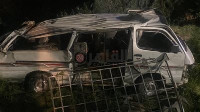 إصابة 9 أشخاص في انقلاب ميكروباص على الطريق الزراعي بقنا | صور