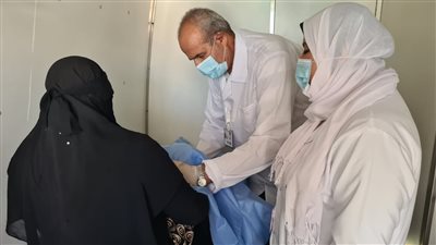 الكشف على 1152 مواطنًا خلال قافلة مجانية بالبحيرة