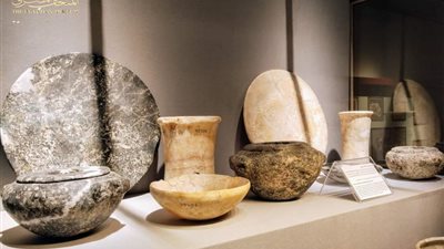 المتحف المصري بالتحرير يعرض أواني حجرية لطبيب الأسنان حسي رع