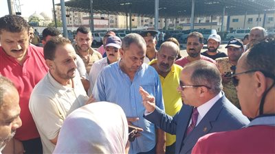 محافظ بورسعيد يحذر من أي محاولات لاستغلال المواطنين بعد تحريك أسعار الوقود | صور